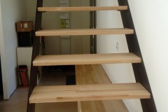 escalier-droit-metal-bois
